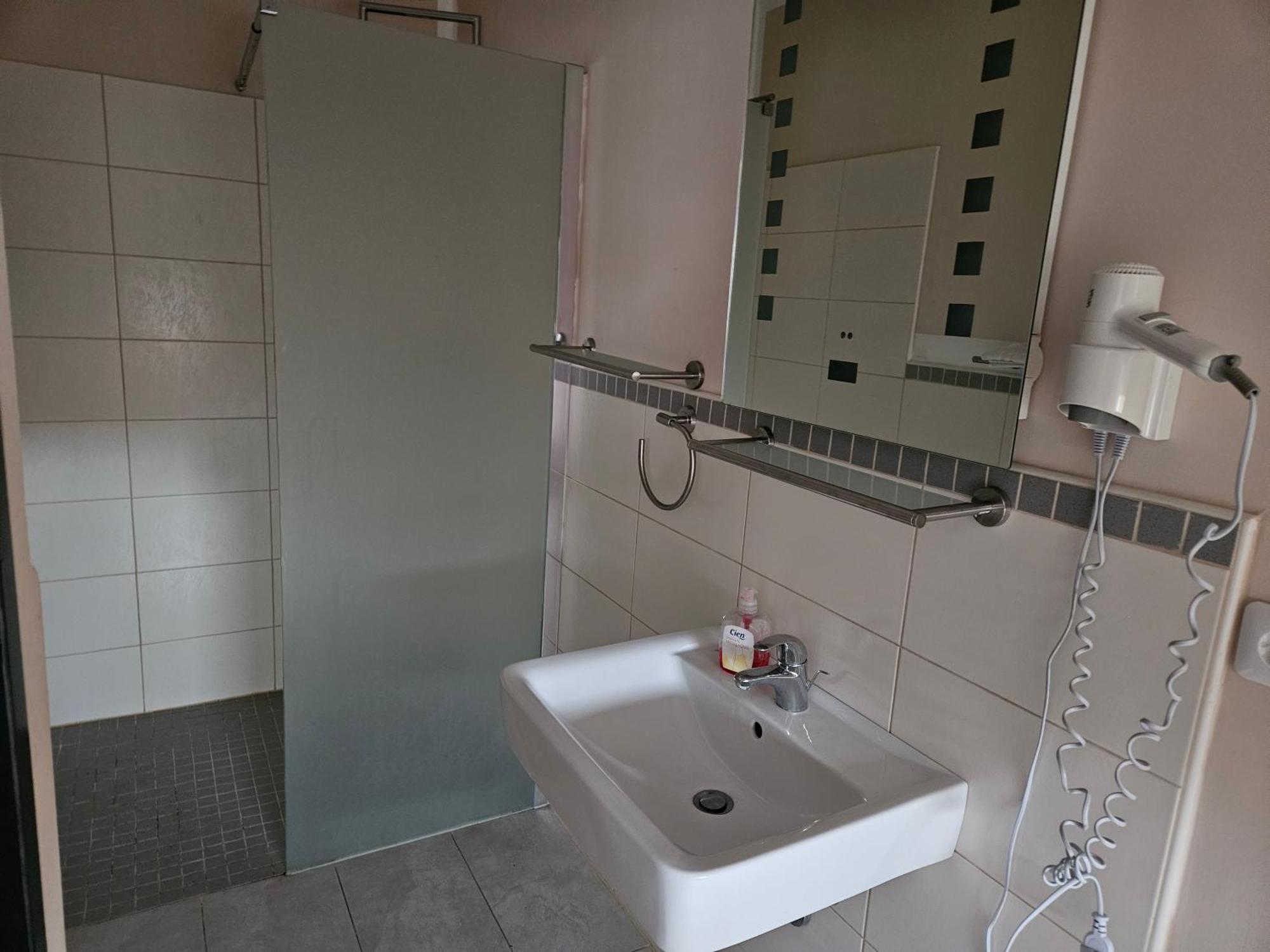 Hotel Zur Schmiede Heiningen Екстериор снимка
