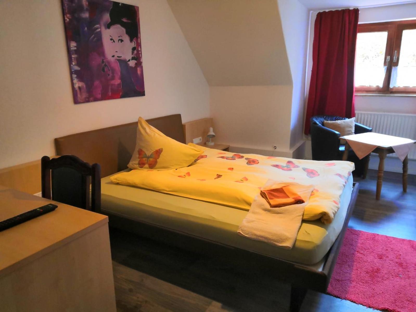 Hotel Zur Schmiede Heiningen Екстериор снимка