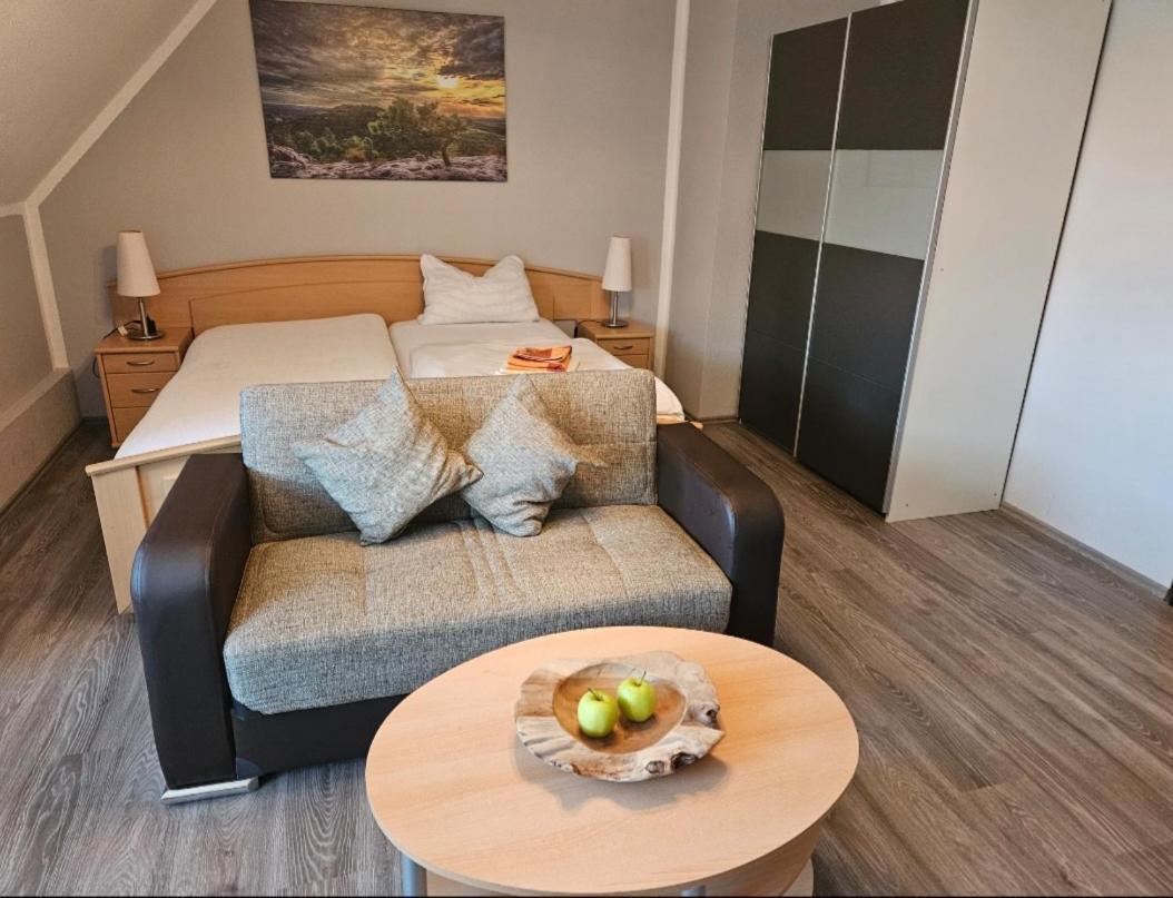 Hotel Zur Schmiede Heiningen Екстериор снимка